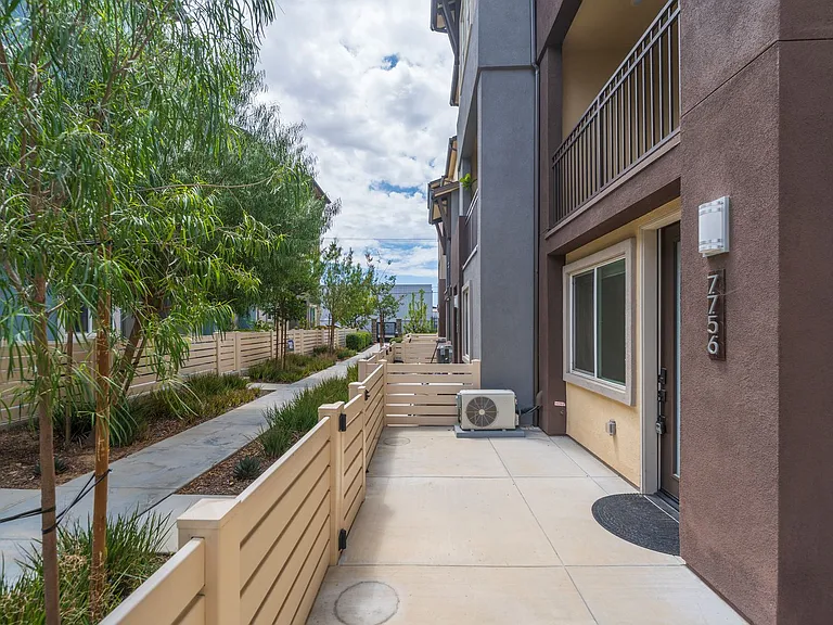 7756 Taylor Ln — Photo 4