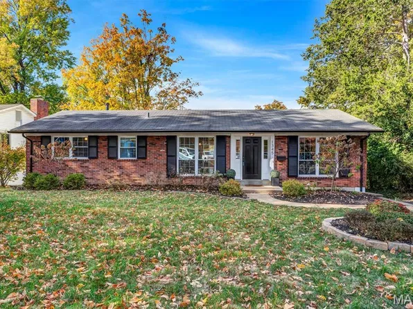 1345 Woodgate Dr, Saint Louis, MO 63122