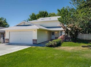 5221 Blue Jay Ln, West Richland, WA