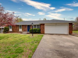 1434 W Westview St, Springfield, MO 65807