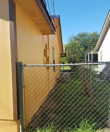 4th image of 8731 Honora Ave