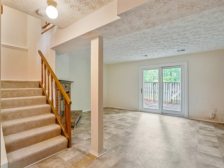 11504 Ivy Bush Ct — Photo 25