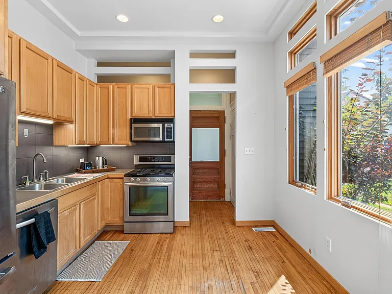 2735 Emerson Ave S #1 — Photo 10
