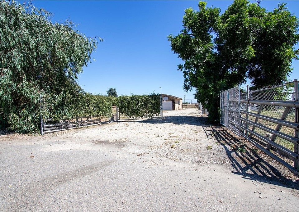 1st image of 3650 N Santa Fe Ave