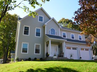 439 Wormwood Rd, Fairfield, CT 06824