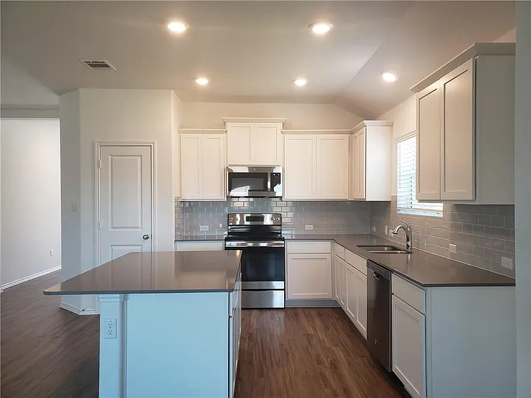 104 Mountain Maple St — Photo 11