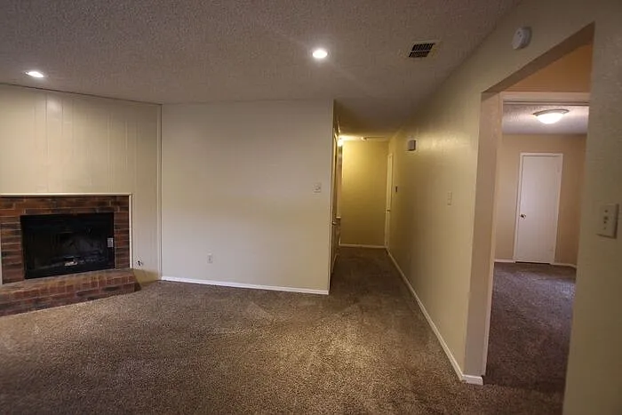 4508 Edinburgh Dr — Photo 2