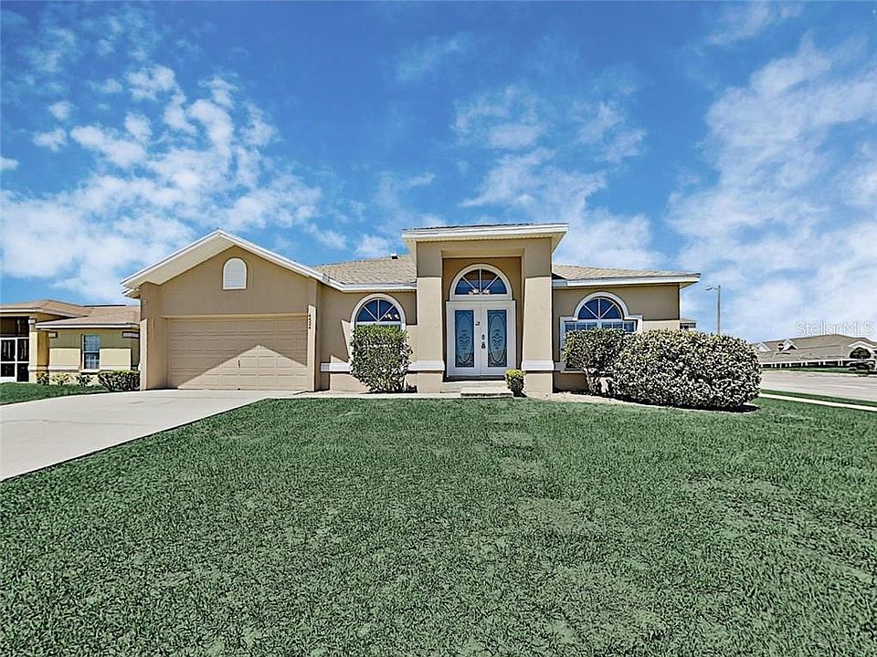 1st image of 4524 Great Blue Heron Dr