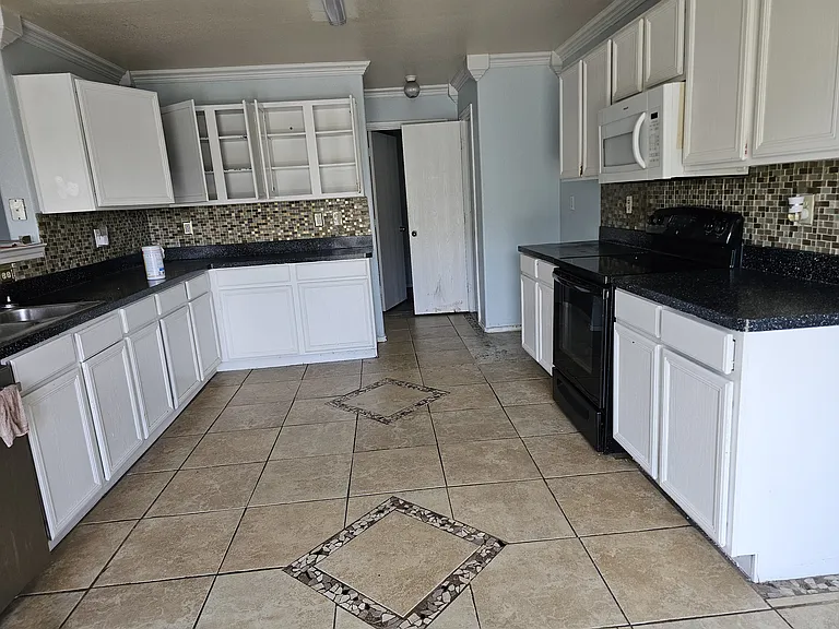 702 Locustberry Dr — Photo 9