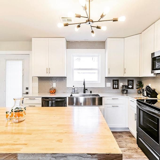 1st image of 609 SE 3rd St