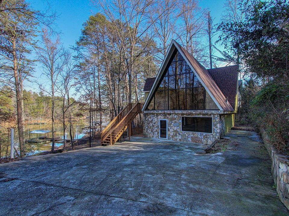 Front yard, and easy walk to the lake