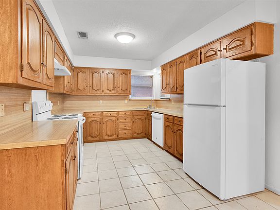 5th image of 1802-1804 Archer Dr