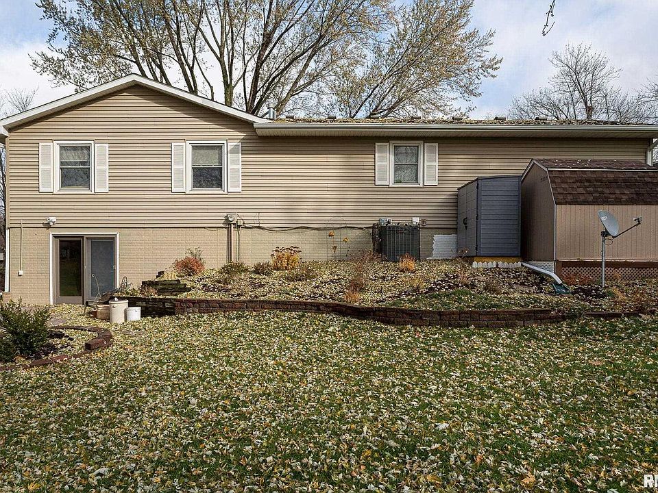 2nd image of 5 Hillside Ct