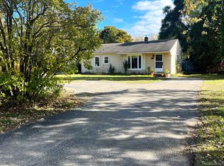 853 Merritt Ave, Lake Orion, MI 48362