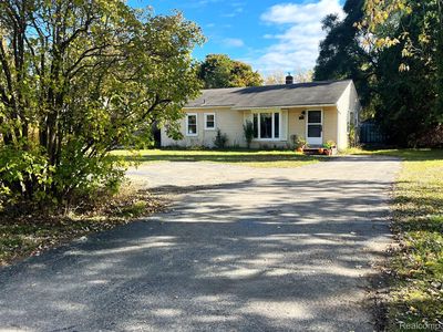 853 Merritt Ave, Lake Orion, MI, 48362