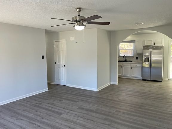 4th image of 500 Thyme Ct