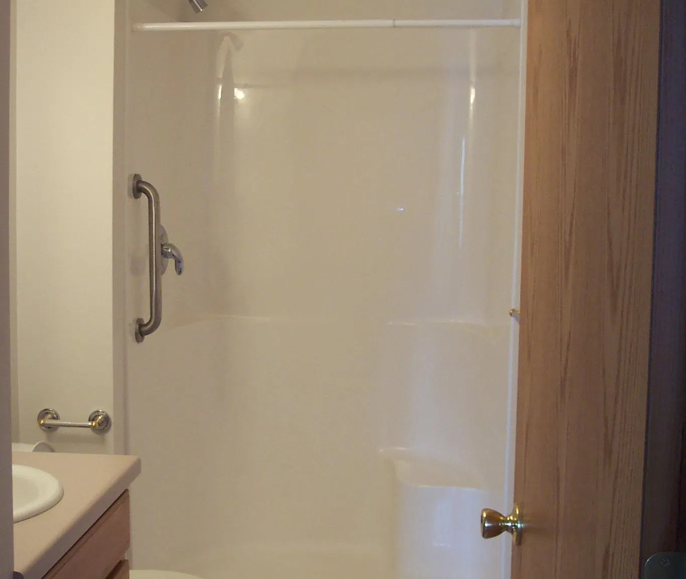 3 bed, 1200 sqft, $1,450 — Photo 4