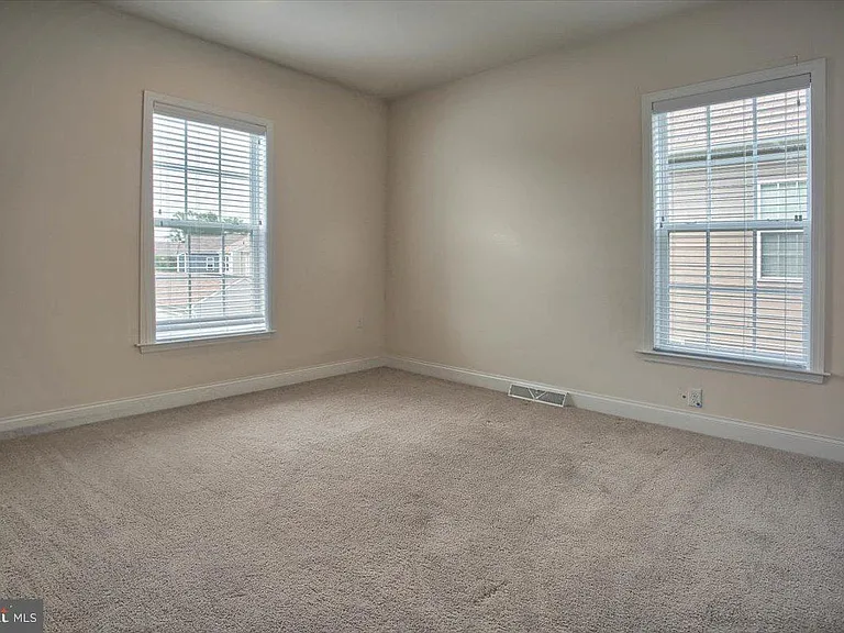 405 Line Rd — Photo 24