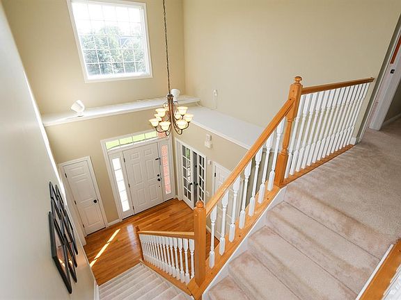 3rd image of 890 Blackpine Dr