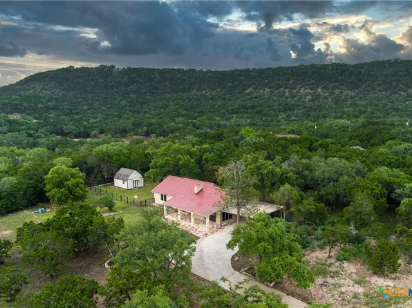 1143 Flaman Rd, Canyon Lake, TX 78133