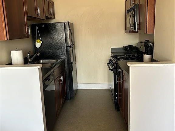 4th image of 600 E 8th St APT 7P