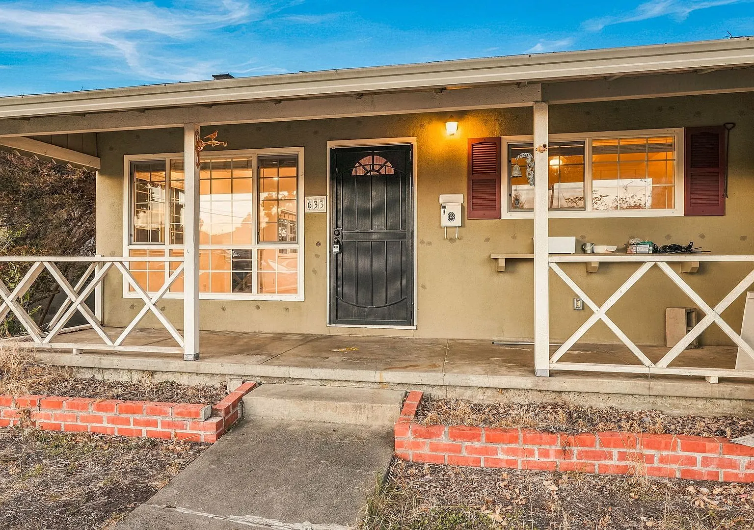Updated Kitchen & Classic charm in Santa Clara — Photo 2