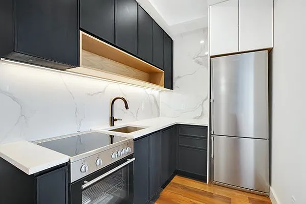 Rented by EXR | media 26