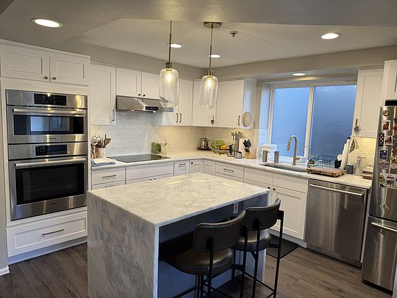 Built-in Under-cabinet lights