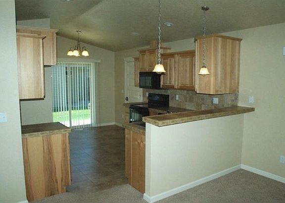 3rd image of 419 W Edwards Ave