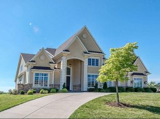 N55W20937 Carters Crossing Cir, Menomonee Falls, WI 53051