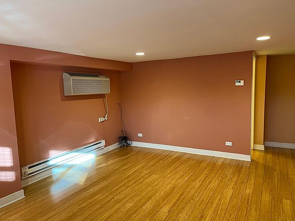 2nd image of 5506 W Berteau Ave
