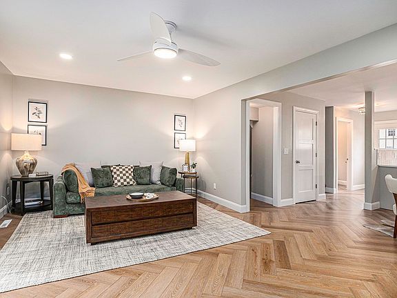 4th image of 433 N Eddy St #7