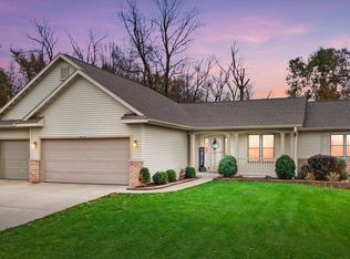 N8219 Pritchard Farm Rd, Ixonia, WI 53036