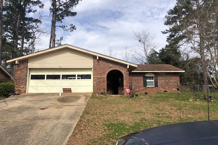 1st image of 120 Jackson Dr