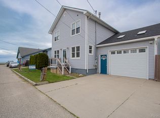 7886 Inglewood Dr, Clay, MI 48001