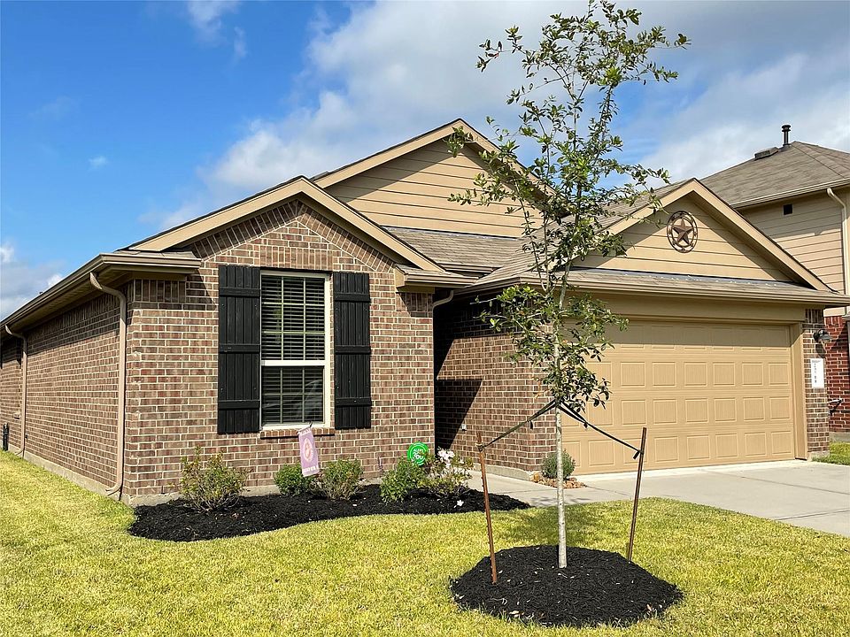 1st image of 23711 Umbrella Pine Dr