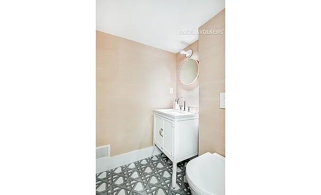 Rented by Engel & Völkers New York City | media 27