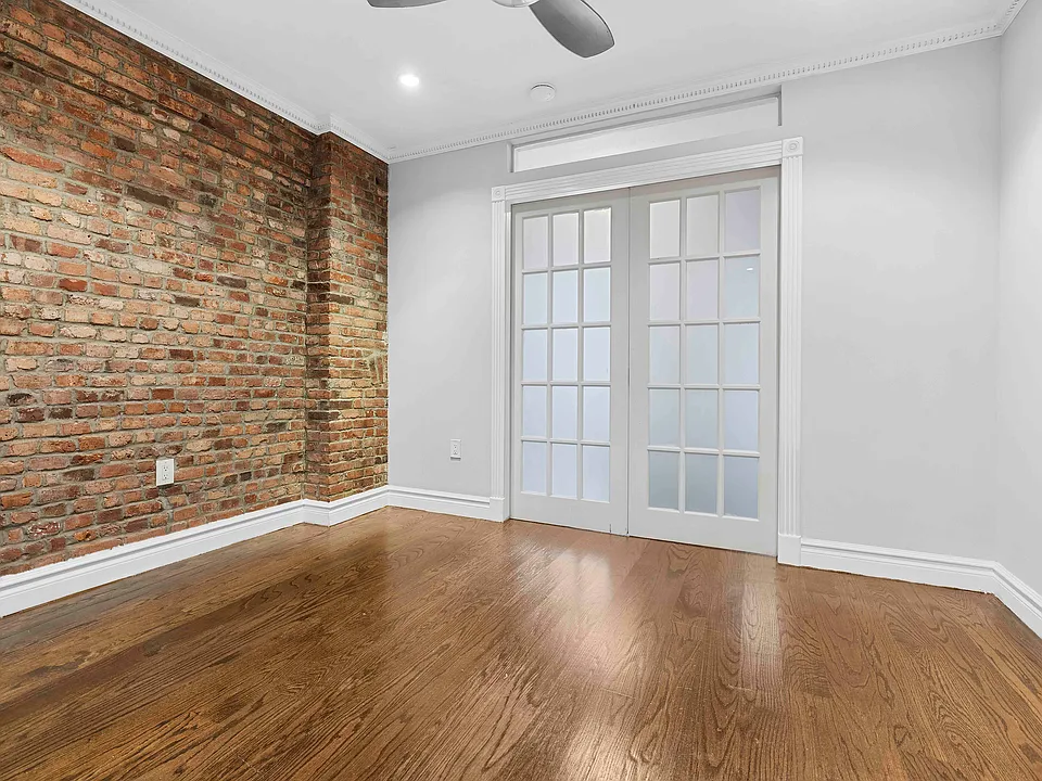 219 E 28th St #2B