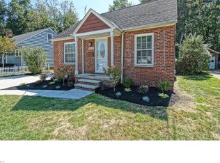 30827 Carlton Dr, Bay Village, OH 44140