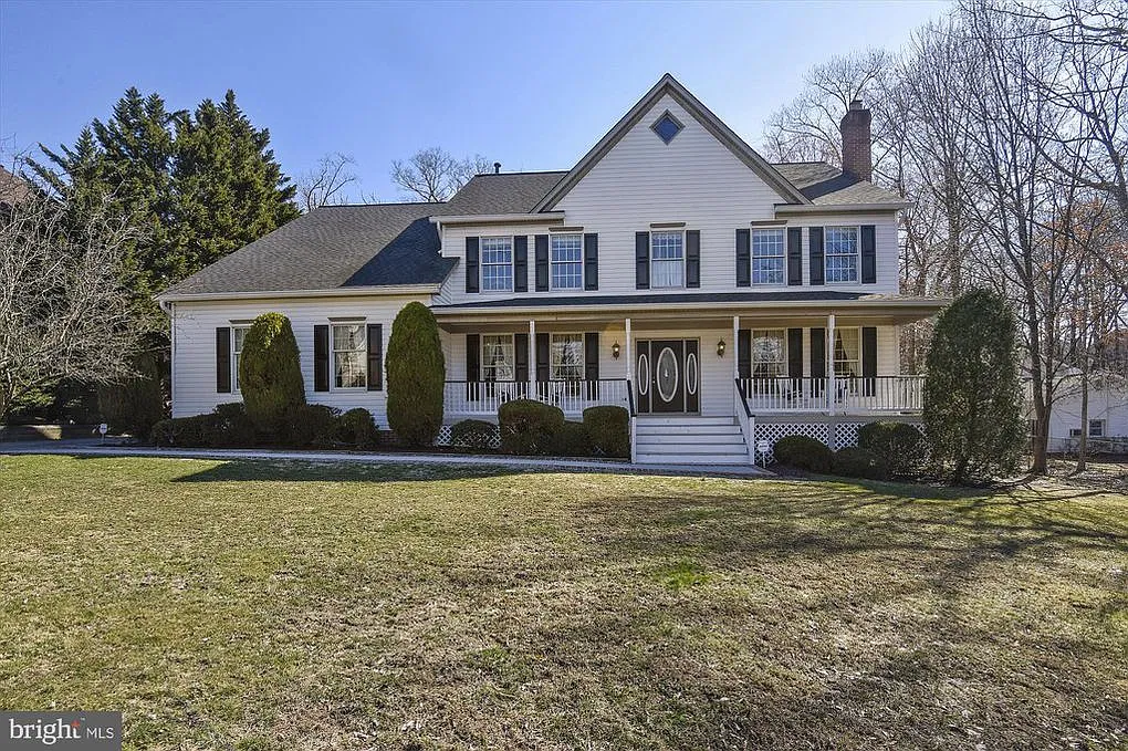 5 bed, 3.5 bath, 5147 sqft, $5,995 — Photo 1