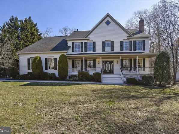 7154 Woodland Dr, Springfield, VA 22151