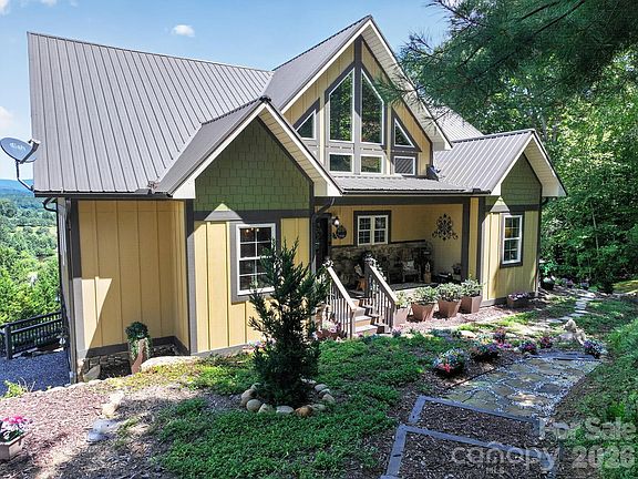 3rd image of 100 Brookstone Mountain Trl
