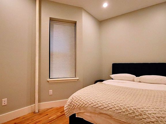 5th image of 124 Macdougal St APT 5