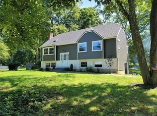 3 Mallard Ln, Waterford, CT 06385