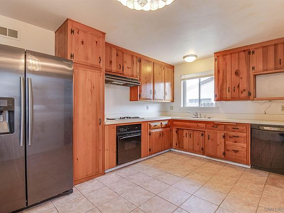 4th image of 8444 Lake Gaby Ave