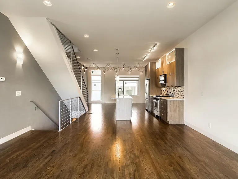 2103 W 32nd Ave #9 — Photo 11