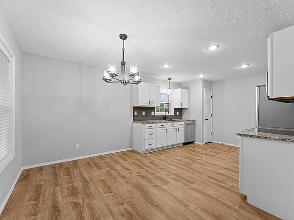 4th image of 213 Daless Court