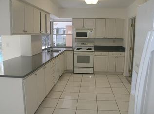 19516 NE 22nd Ave, Miami, FL 33180