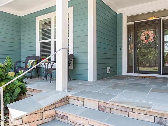 4th image of 3609 W Medinah Avenue SE