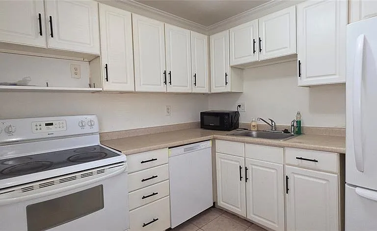 1504 Virginia Ave #105 — Photo 5